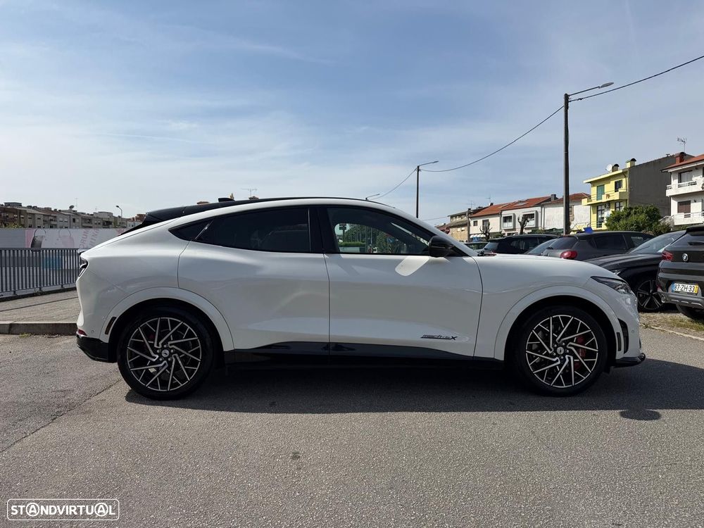 Ford Mustang Mach-E - 6