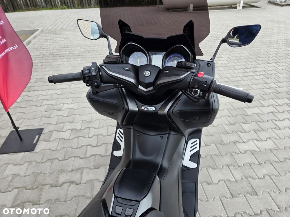 Yamaha Tmax - 17