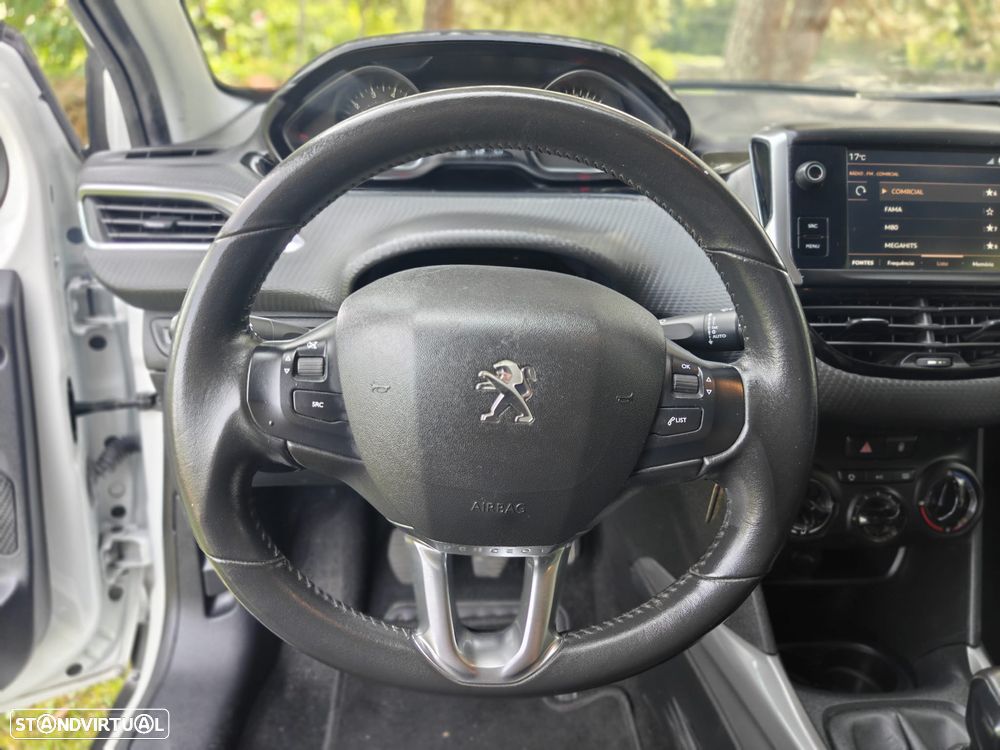 Peugeot 2008 1.2 PureTech Style - 27