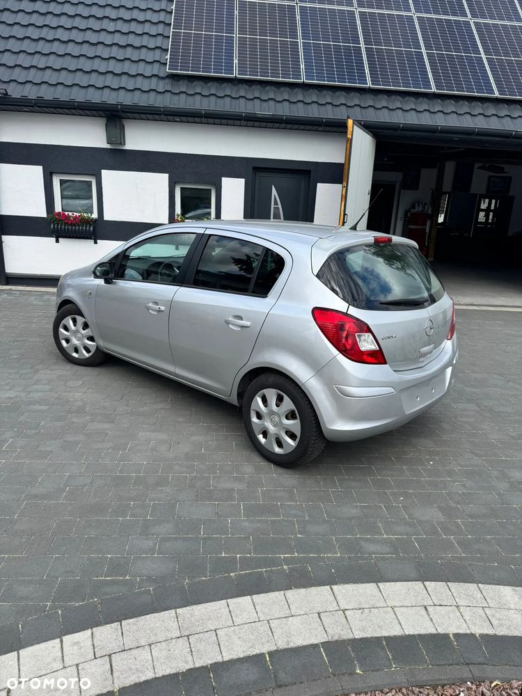 Opel Corsa 1.2 16V Cosmo - 5