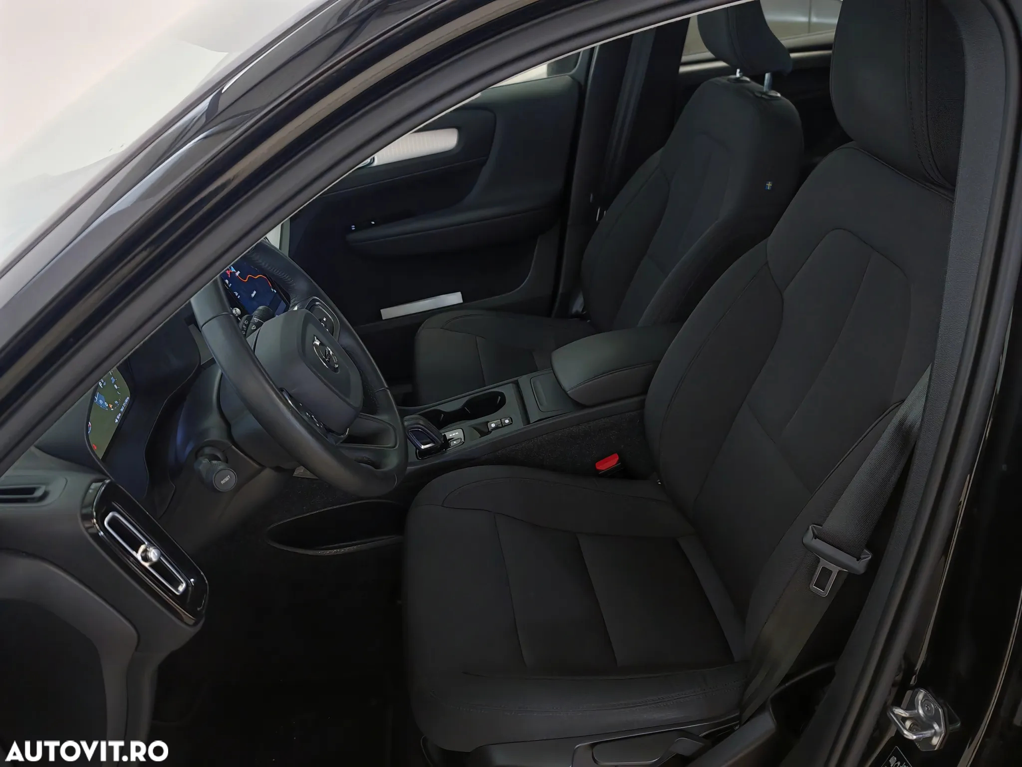 Volvo XC 40 T3 Geartronic Momentum Pro - 9
