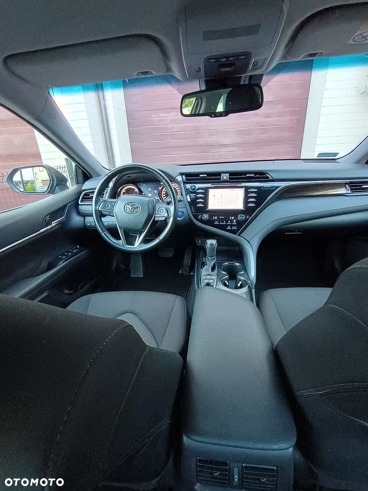 Toyota Camry 2.5 Hybrid Comfort CVT - 11
