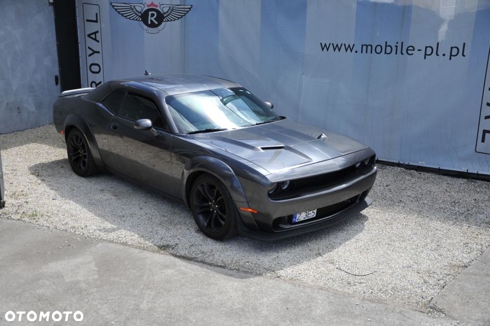 Dodge Challenger - 4