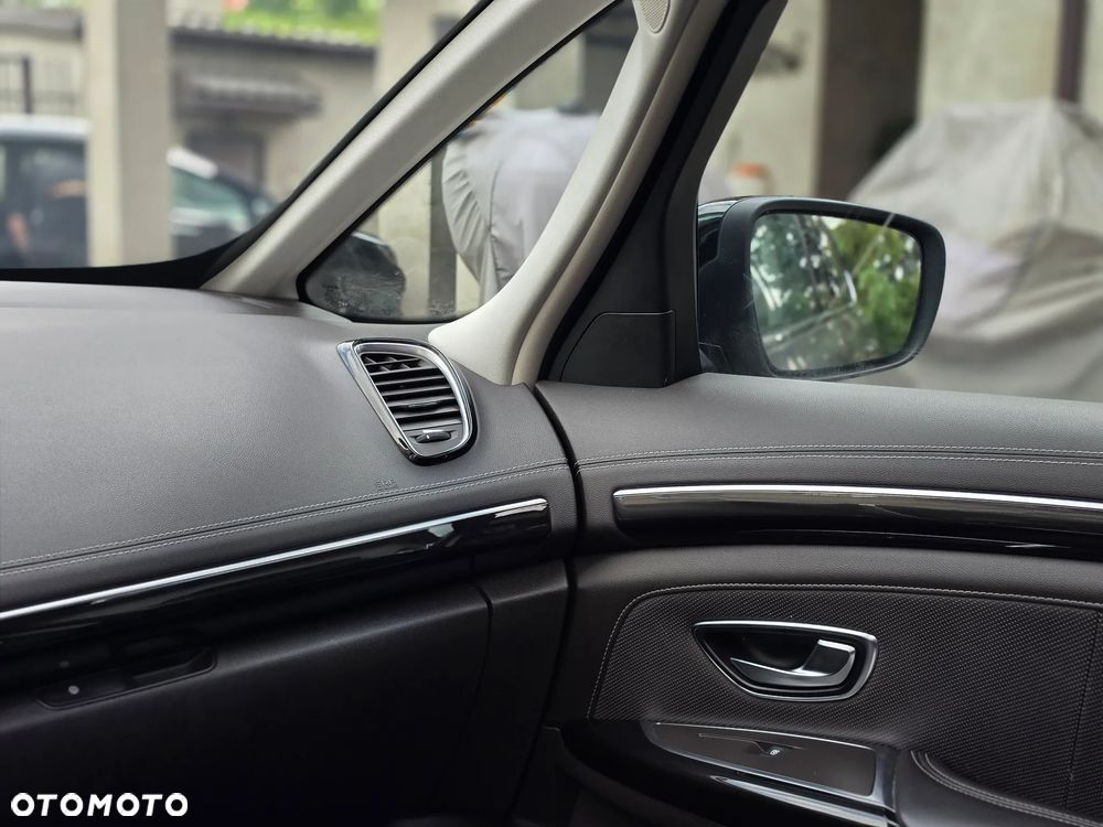Renault Espace 1.6 dCi Energy Initiale Paris EDC 7os - 31