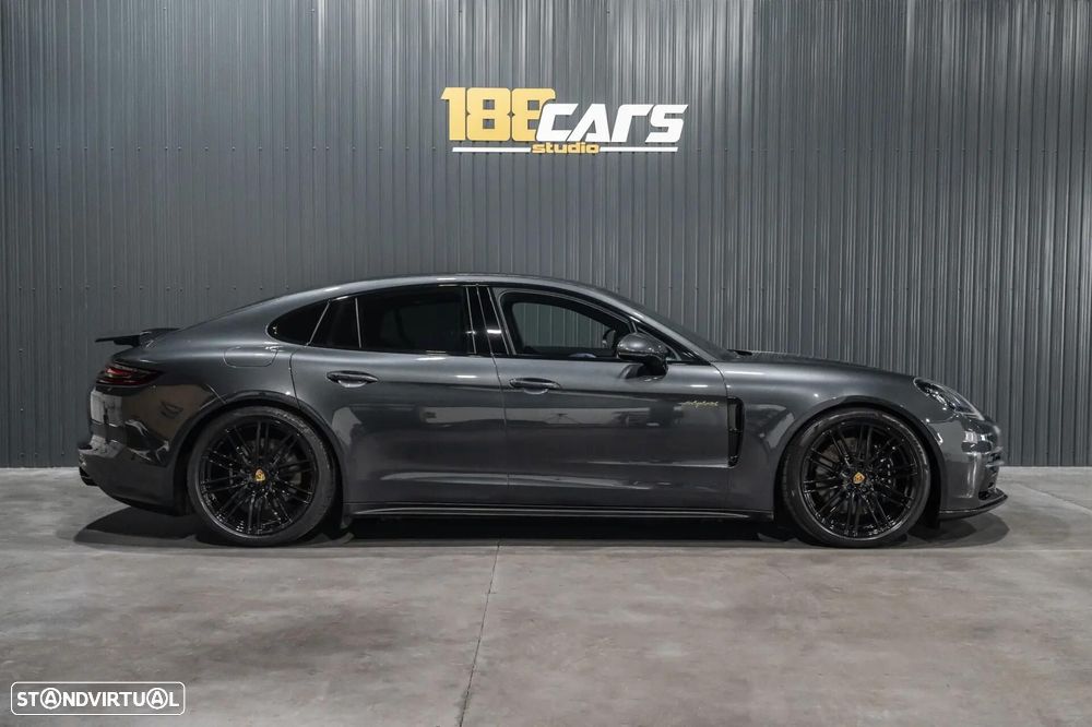 Porsche Panamera 4 E-Hybrid - 40