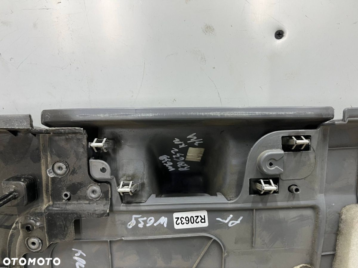Tapicerka Mercedes Vito Viano W639 03-14r. PRAWY boczek drzwi przesuwnych prawych z klamką - 16