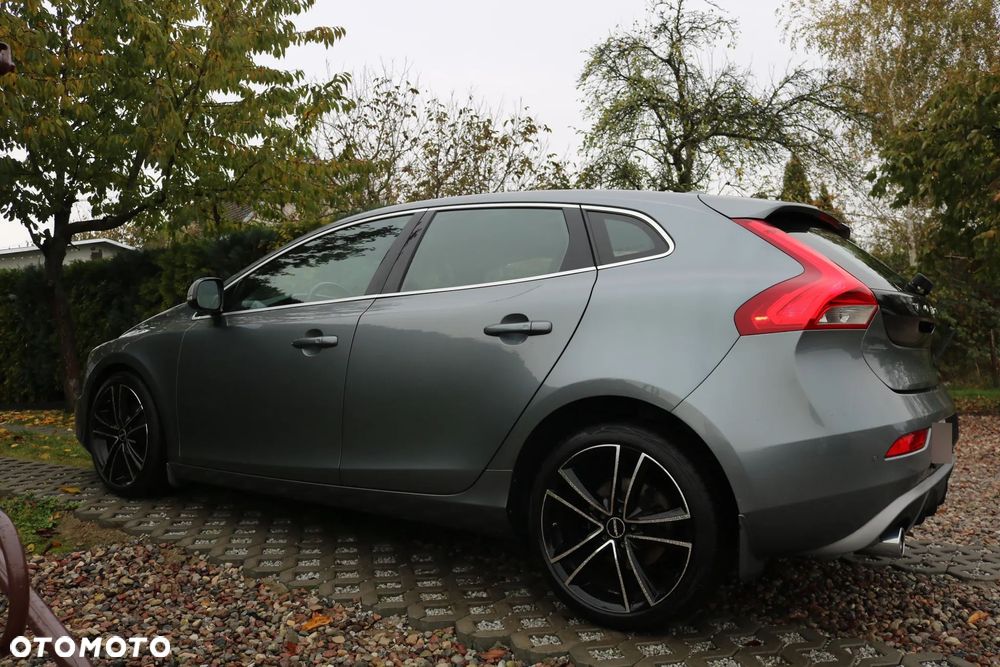 Volvo V40 D4 Drive-E R-Design Kinetic - 4