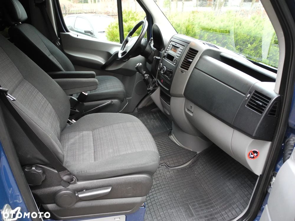 Mercedes-Benz Sprinter - 12