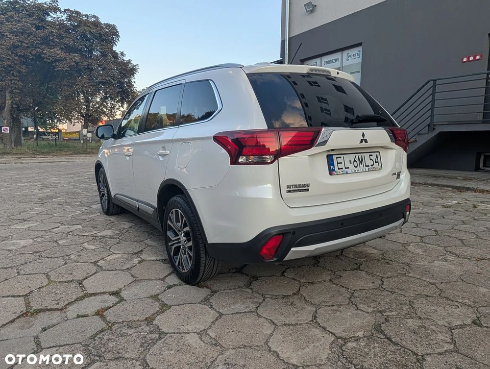 Mitsubishi Outlander 2.0 Intense + Navi 4WD CVT - 2