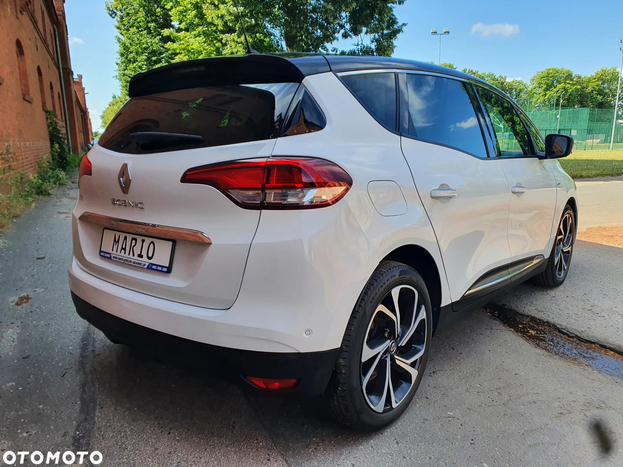 Renault Scenic TCe 140 GPF EDC BLACK EDITION - 3