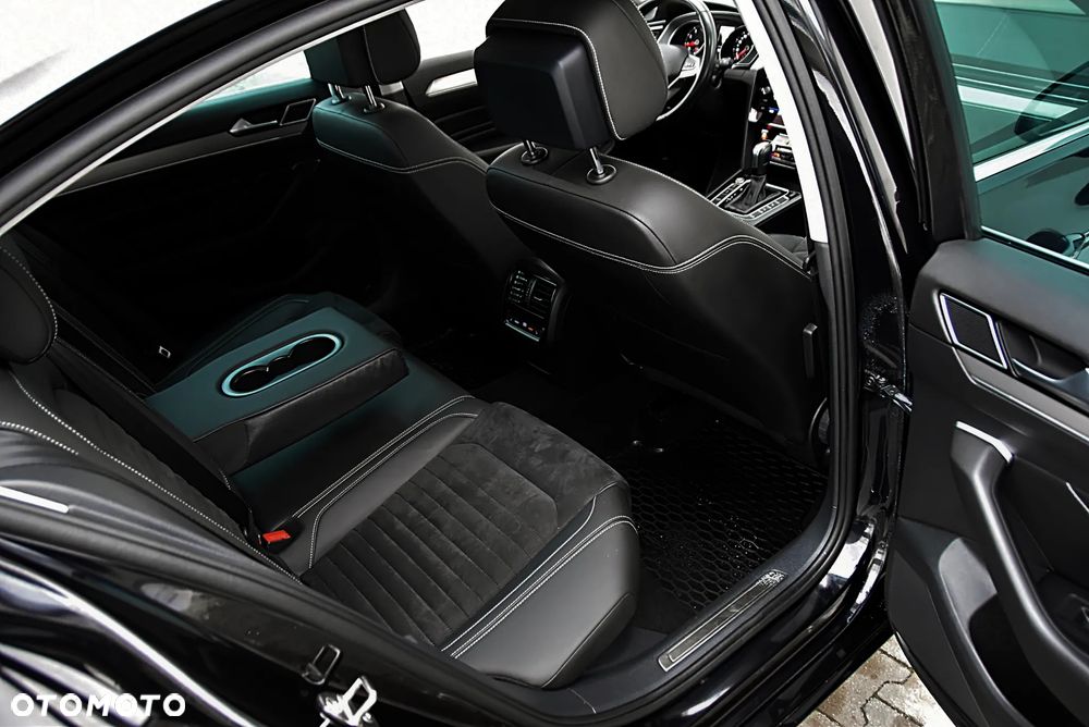 Volkswagen Passat 2.0 TSI Elegance DSG - 25