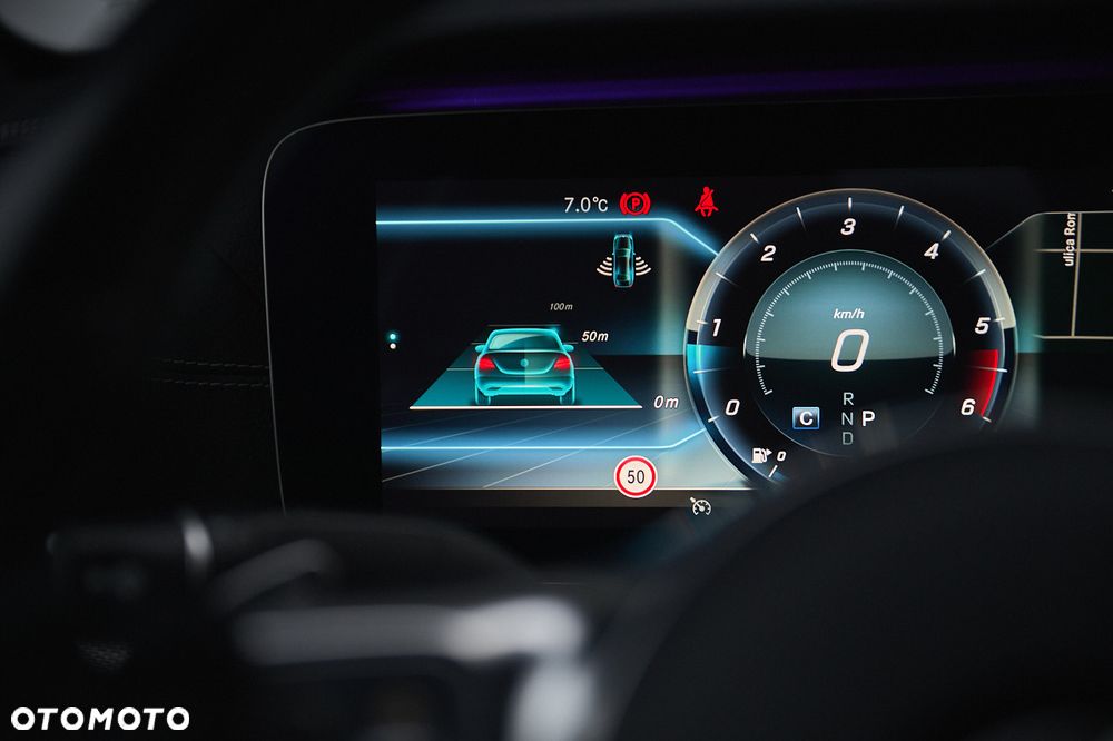 Mercedes-Benz Klasa E 220 d 4-Matic AMG - 26