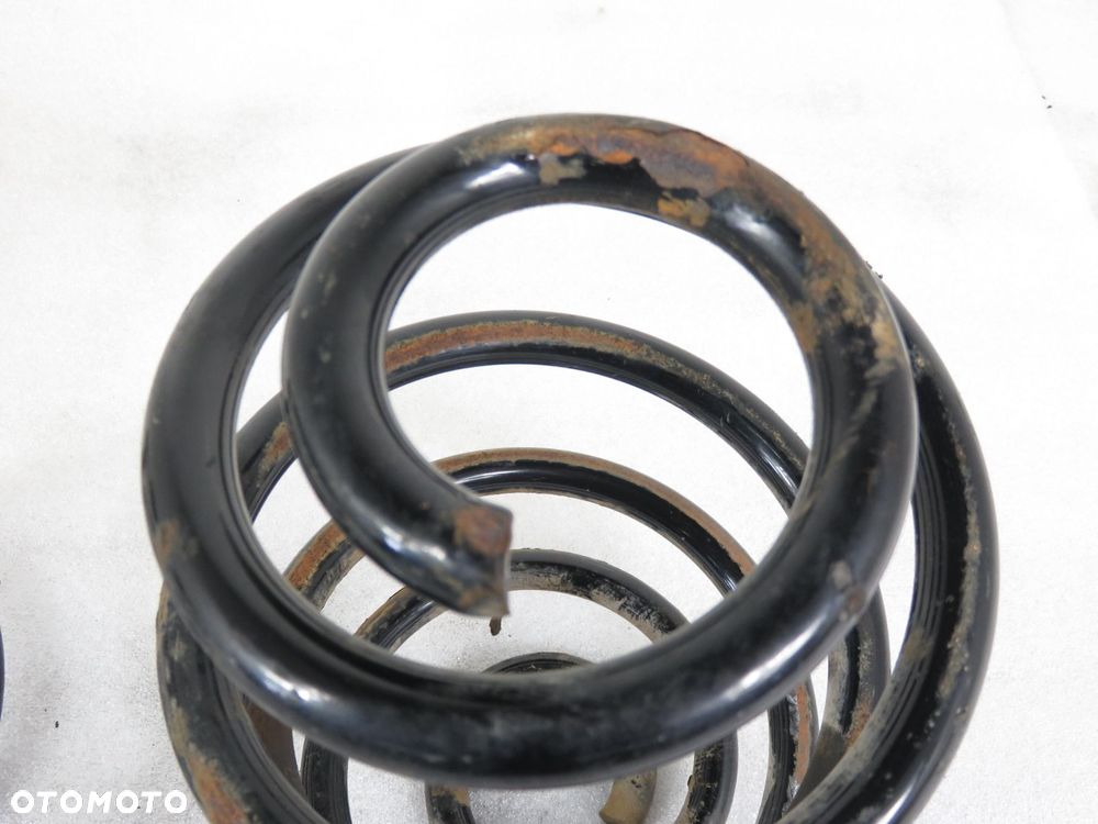 SPRĘŻYNY TYŁ KIA RETONA 2.0 TD - 3