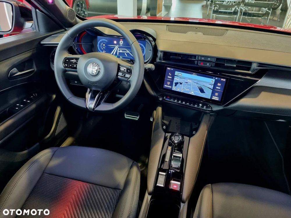 Alfa Romeo Junior 1.2 mHEV Ti eDCT - 12
