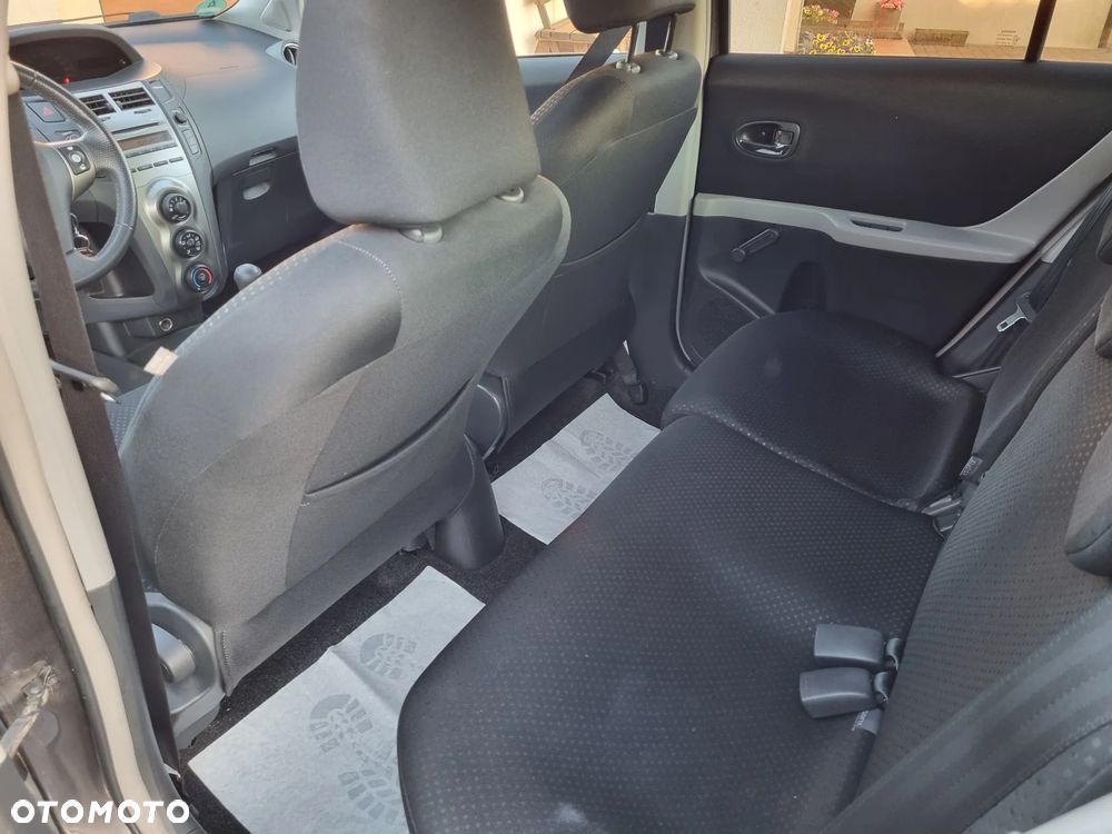 Toyota Yaris - 13