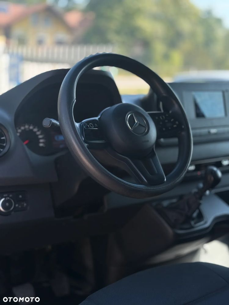 Mercedes-Benz Sprinter - 10