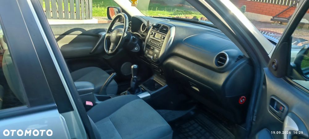 Toyota RAV4 2.0 VVT-i Sol - 4