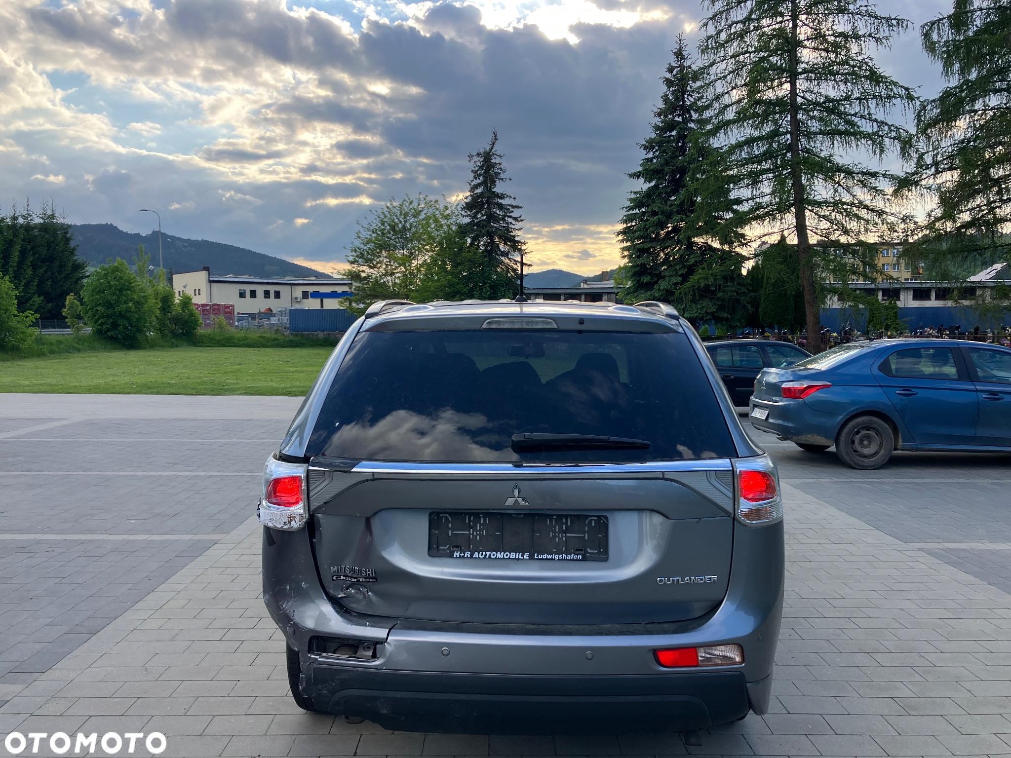 Mitsubishi Outlander - 7