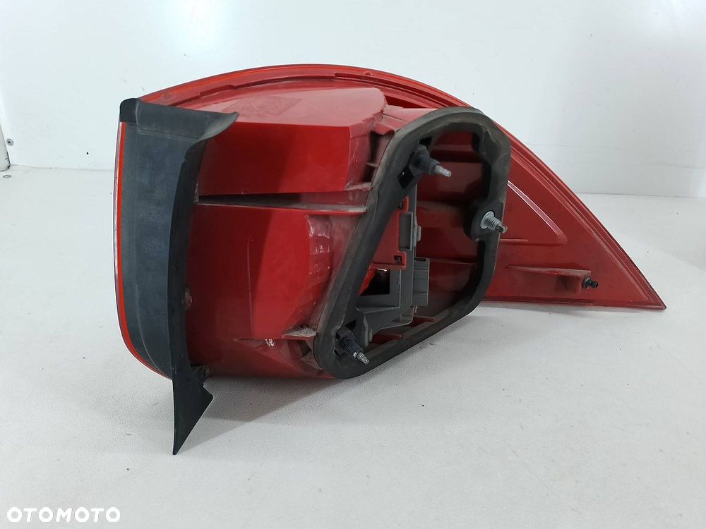 LAMPA TYLNA LEWA VW GOLF V 1K9945095D  1K9945111A KOMBI - 4