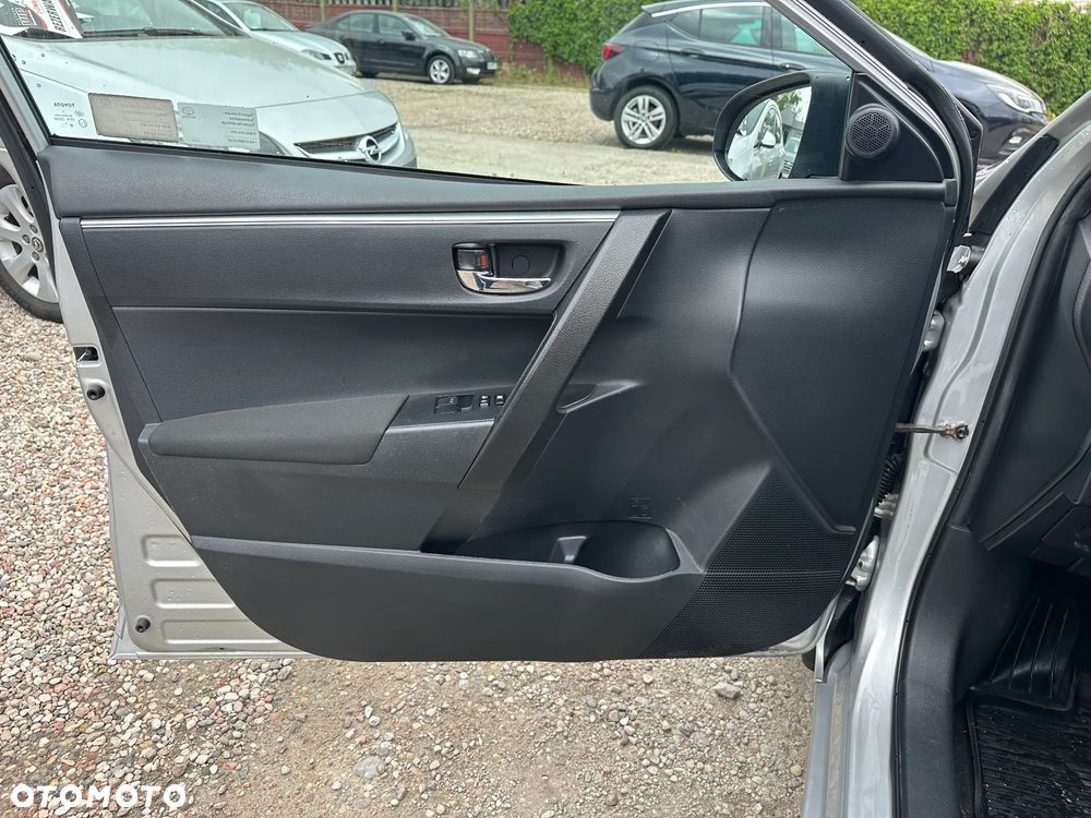 Toyota Corolla - 12
