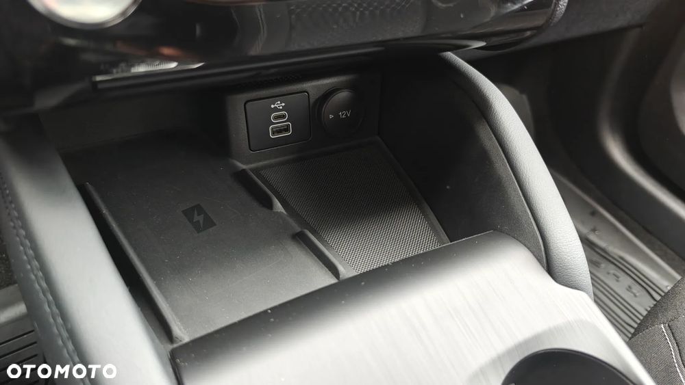 Ford Kuga 2.5 Duratec FHEV TITANIUM - 21