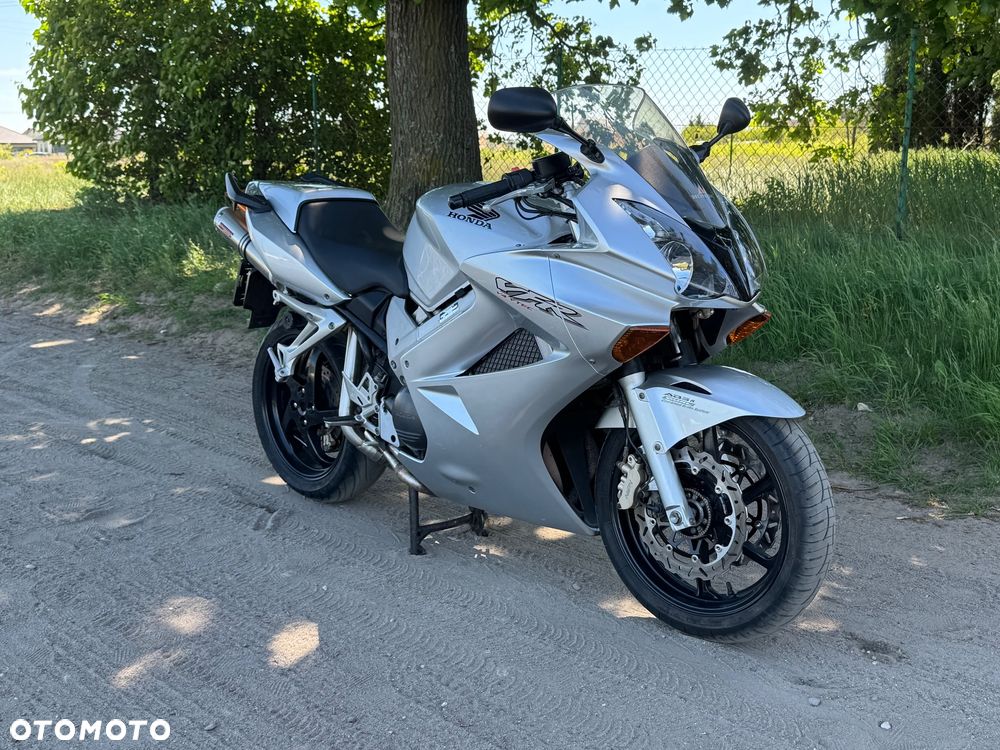Honda VFR - 1