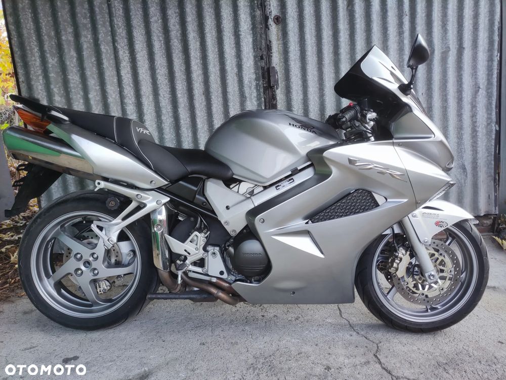 Honda VFR - 1