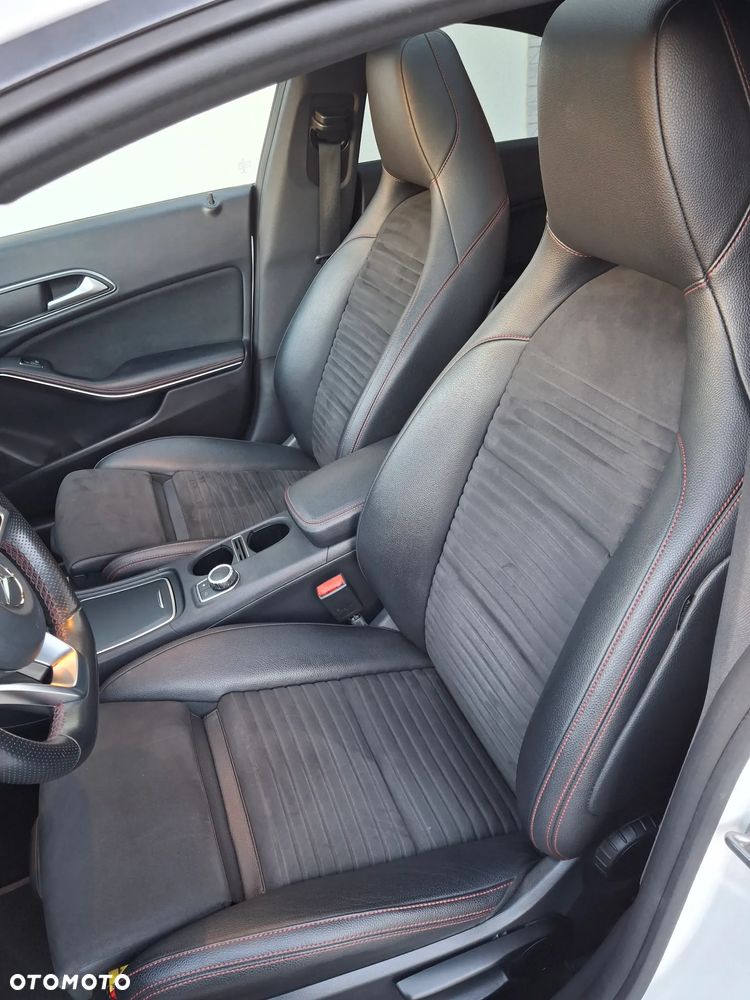 Mercedes-Benz CLA 200 7G-DCT - 20