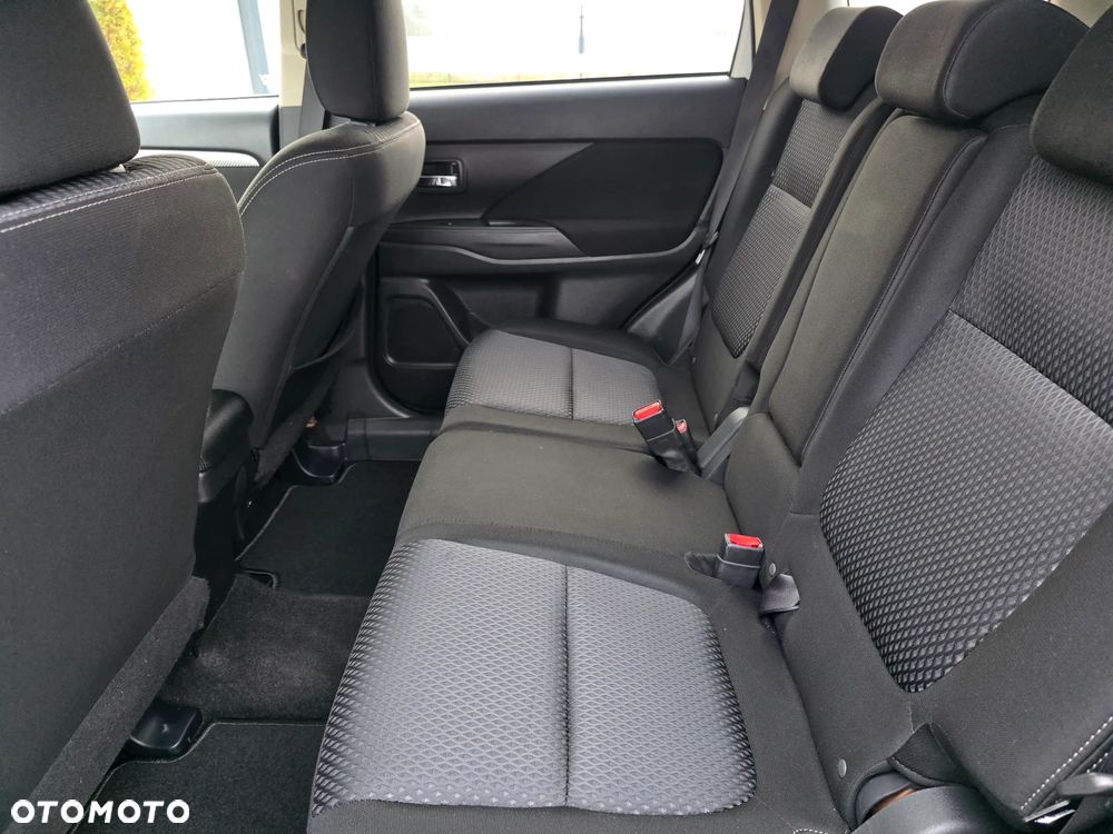 Mitsubishi Outlander 2.0 2WD Diamant Edition - 26