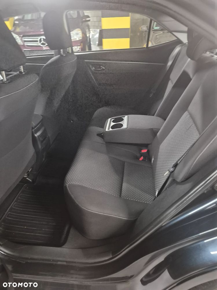 Toyota Corolla - 32