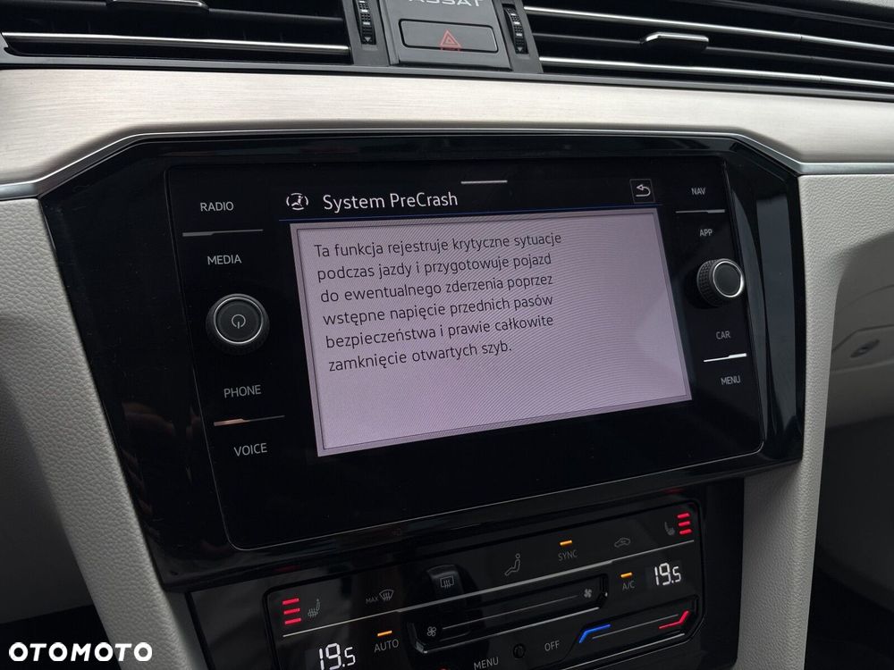 Volkswagen Passat 2.0 TDI Elegance DSG - 31