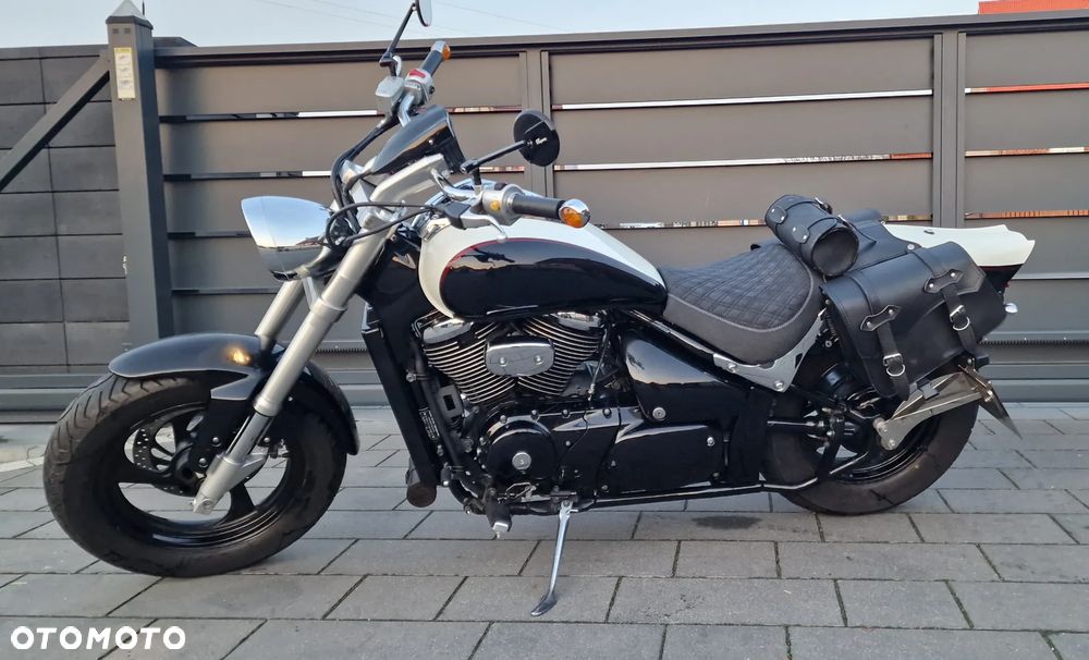 Suzuki Intruder - 22