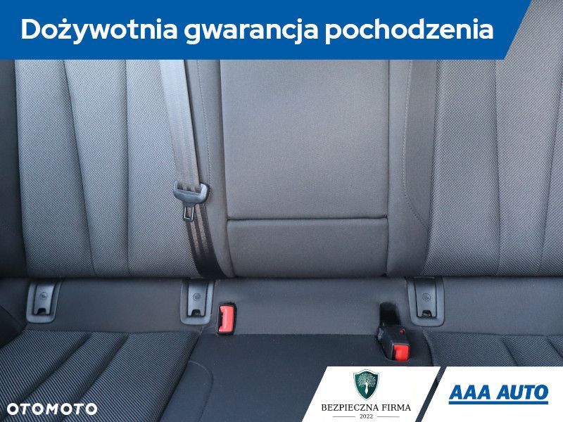Audi A4 Limousine - 12