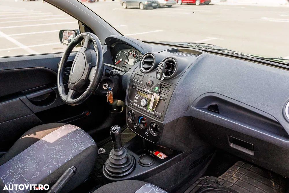 Ford Fiesta 1.3i Comfort - 4
