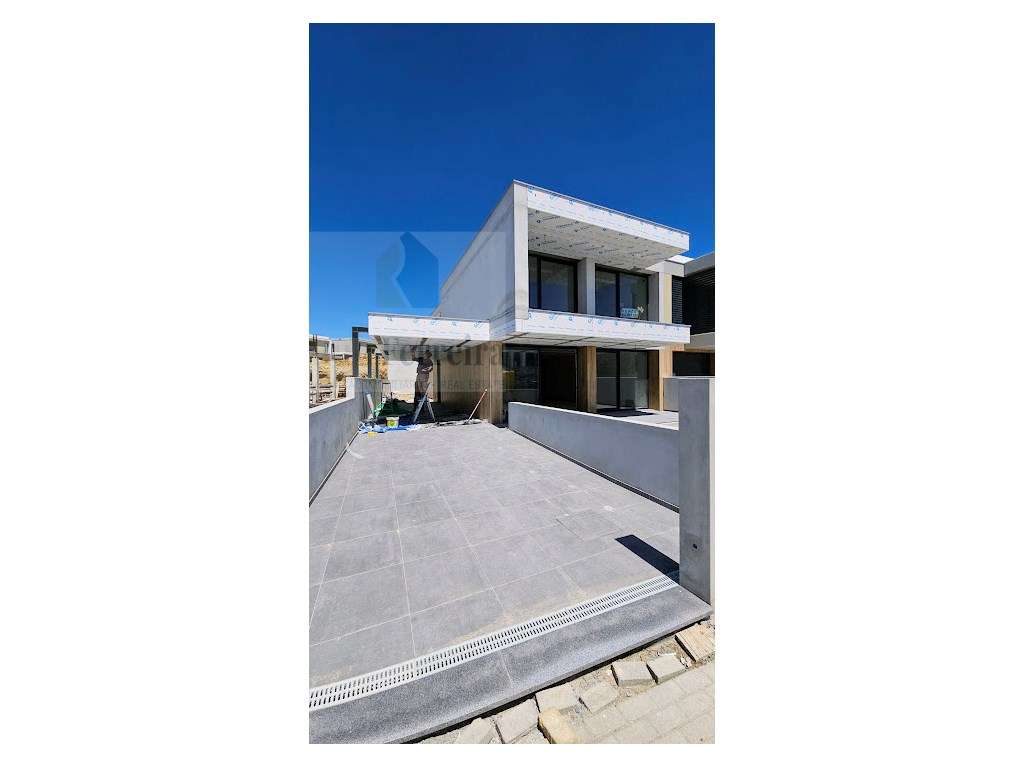 Moradia T4 Nova na Ericeira com Piscina!!!! - Grande imagem: 4/32