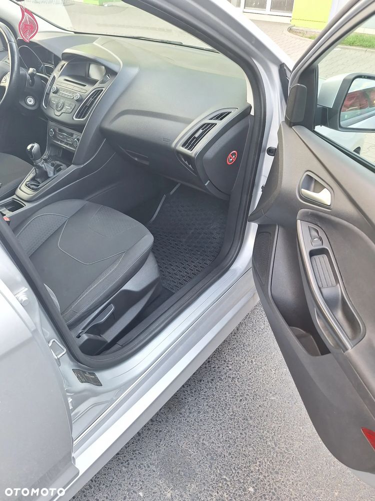 Ford Focus 1.6 Trend - 4
