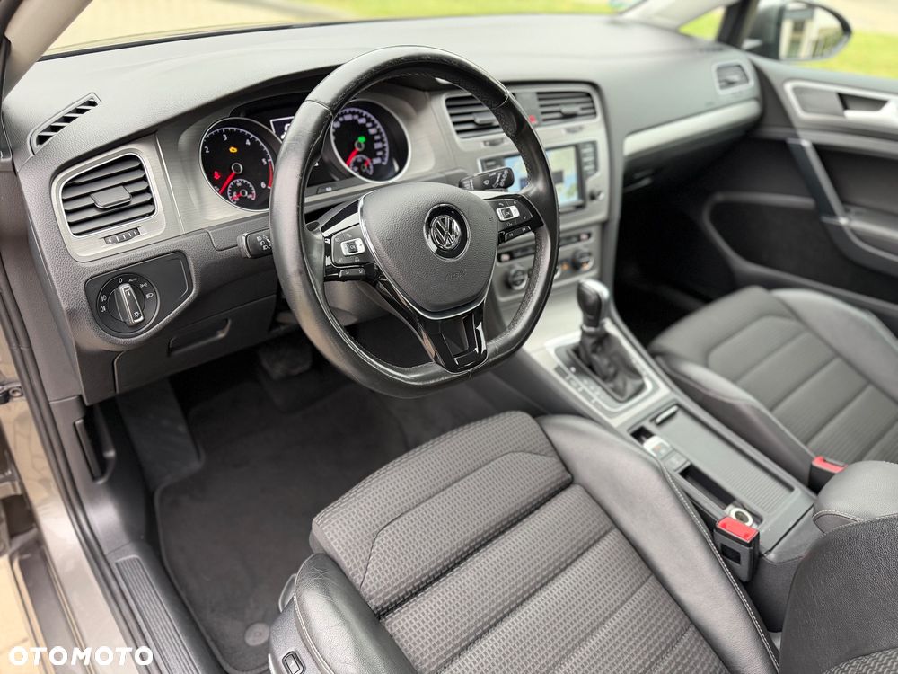 Volkswagen Golf - 17