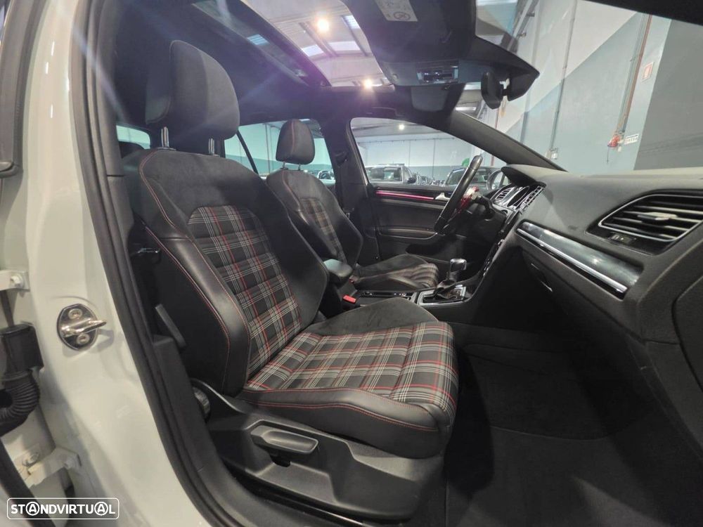 VW Golf 2.0 TSi GTi DSG Performance - 15