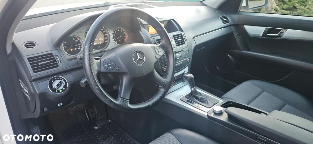 Mercedes-Benz Klasa C 180 BlueEFFICIENCY 7G-TRONIC Avantgarde - 23