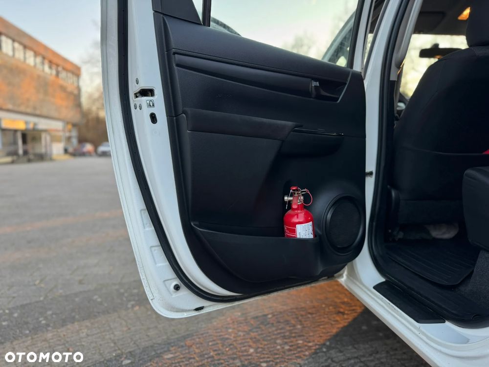 Toyota Hilux 2.4 D-4D Double Cab DLX 4x4 - 26