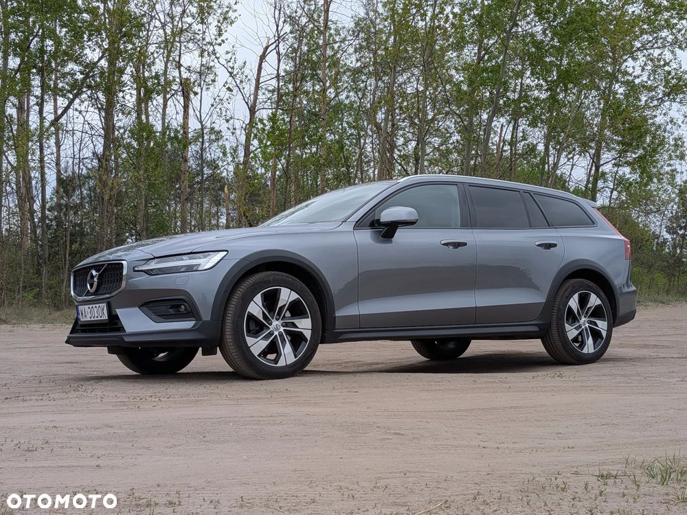 Volvo V60 Cross Country - 9