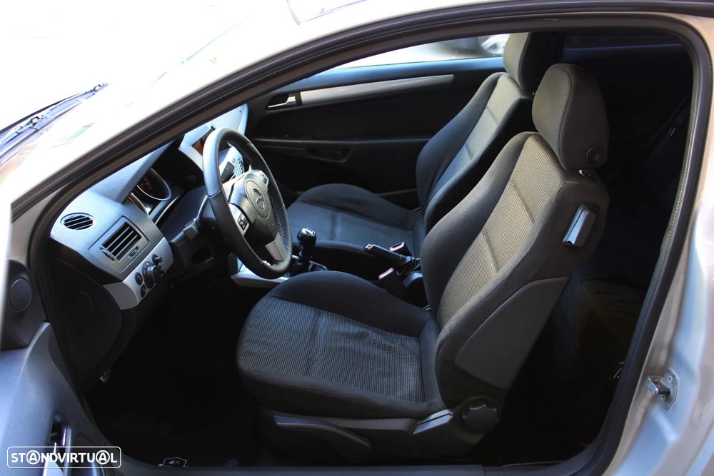 Opel Astra GTC 1.7 CDTi - 21