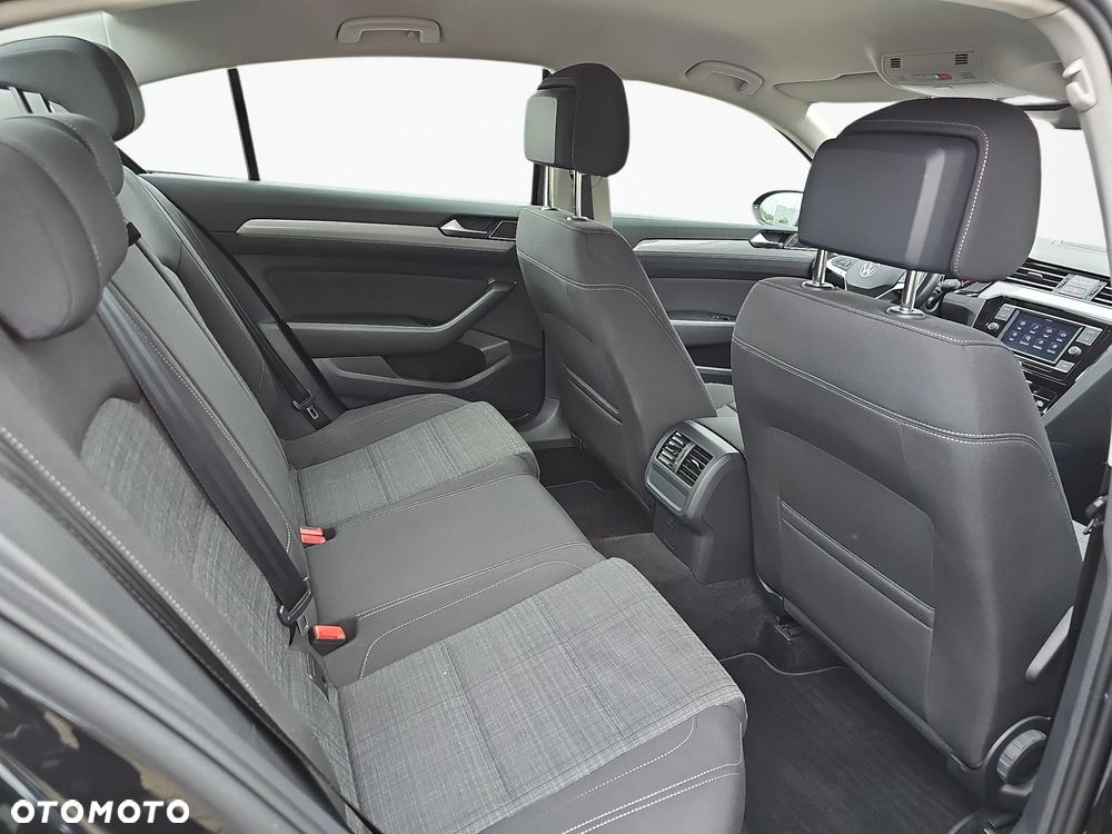 Volkswagen Passat 1.5 TSI EVO Business - 11