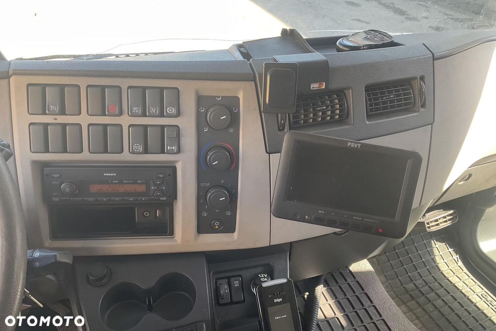 Volvo FL240 18EuroPalet Izoterma dmc 11.990 lub 14t lub 15,5t winda ZEPRO - 12