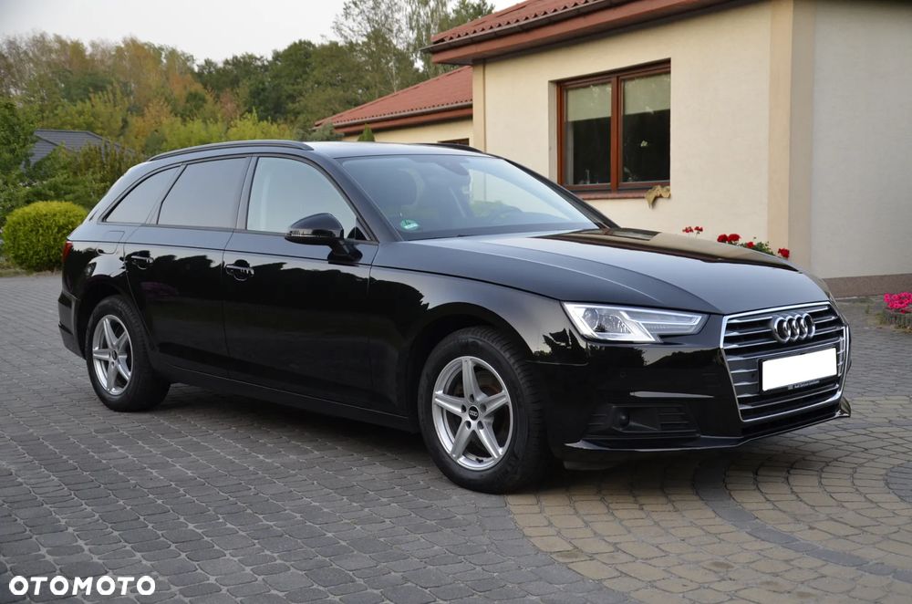 Audi A4 Avant 30 TDI S tronic design - 2
