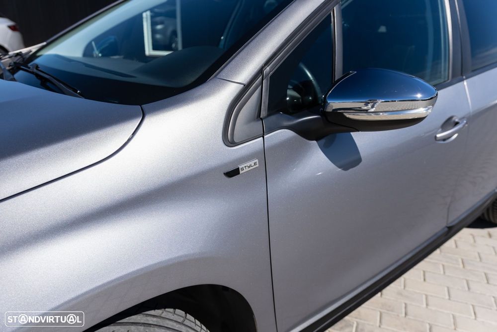 Peugeot 2008 1.2 PureTech Style - 4