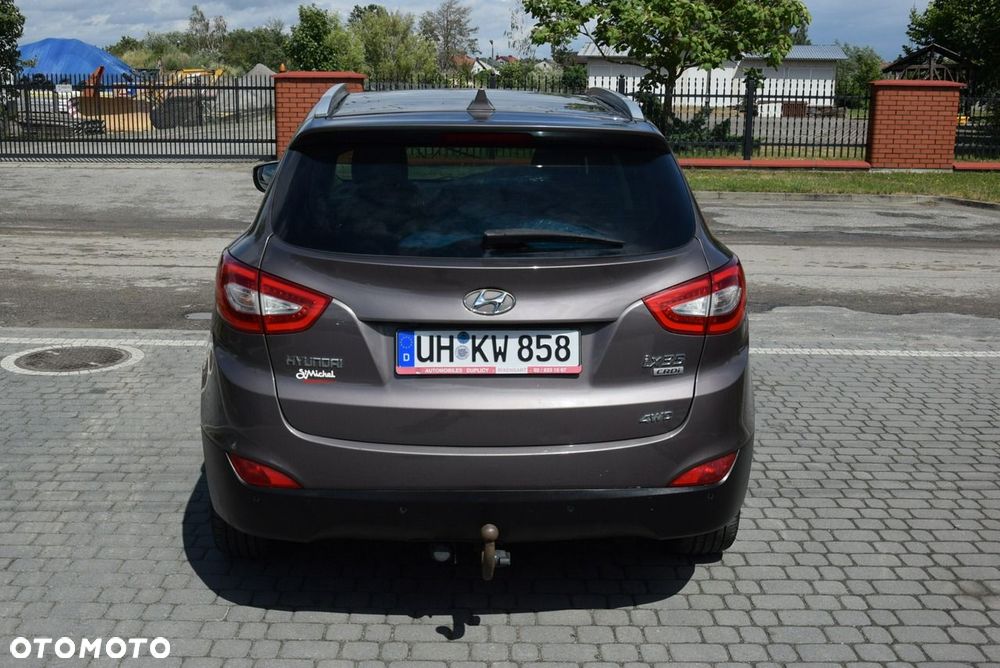 Hyundai ix35 2.0 CRDi 4WD Fifa World Cup Gold Edition - 12