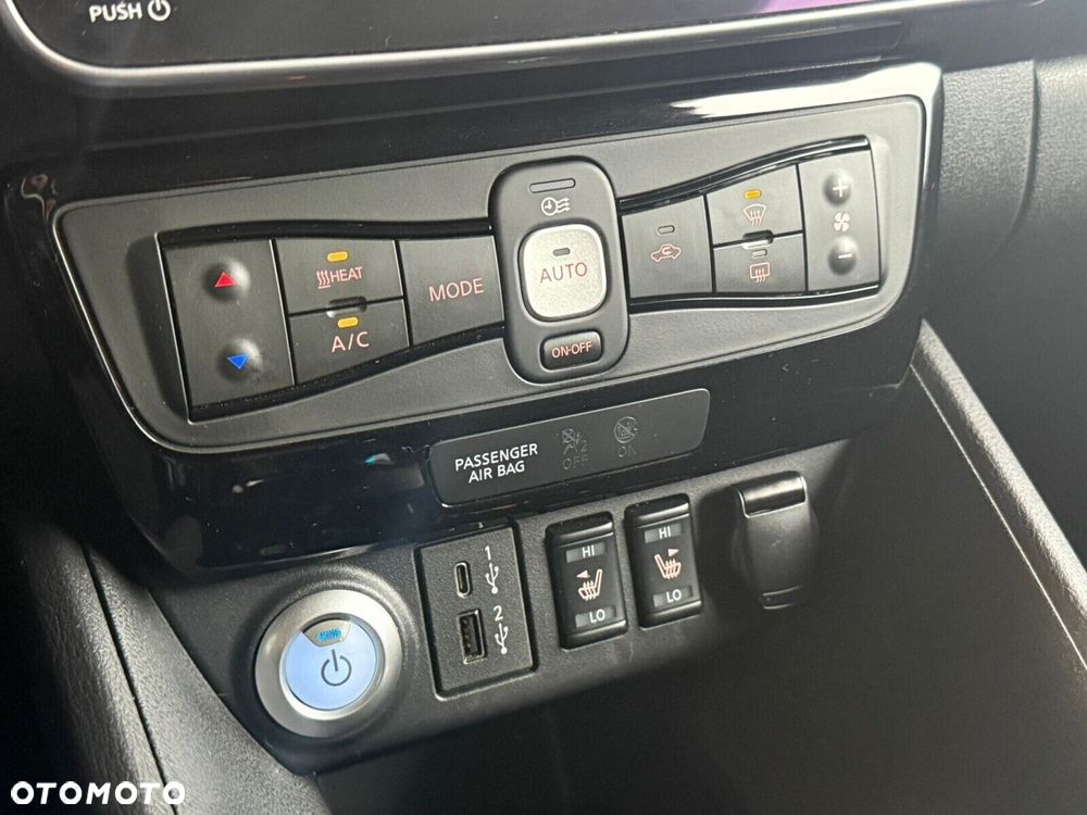 Nissan Leaf 40kWh N-Connecta - 26
