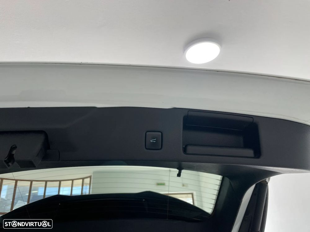 Ford Kuga 1.5 EcoBoost ST-Line X - 20