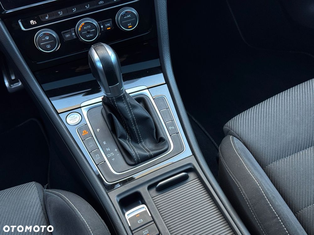 Volkswagen Golf - 14